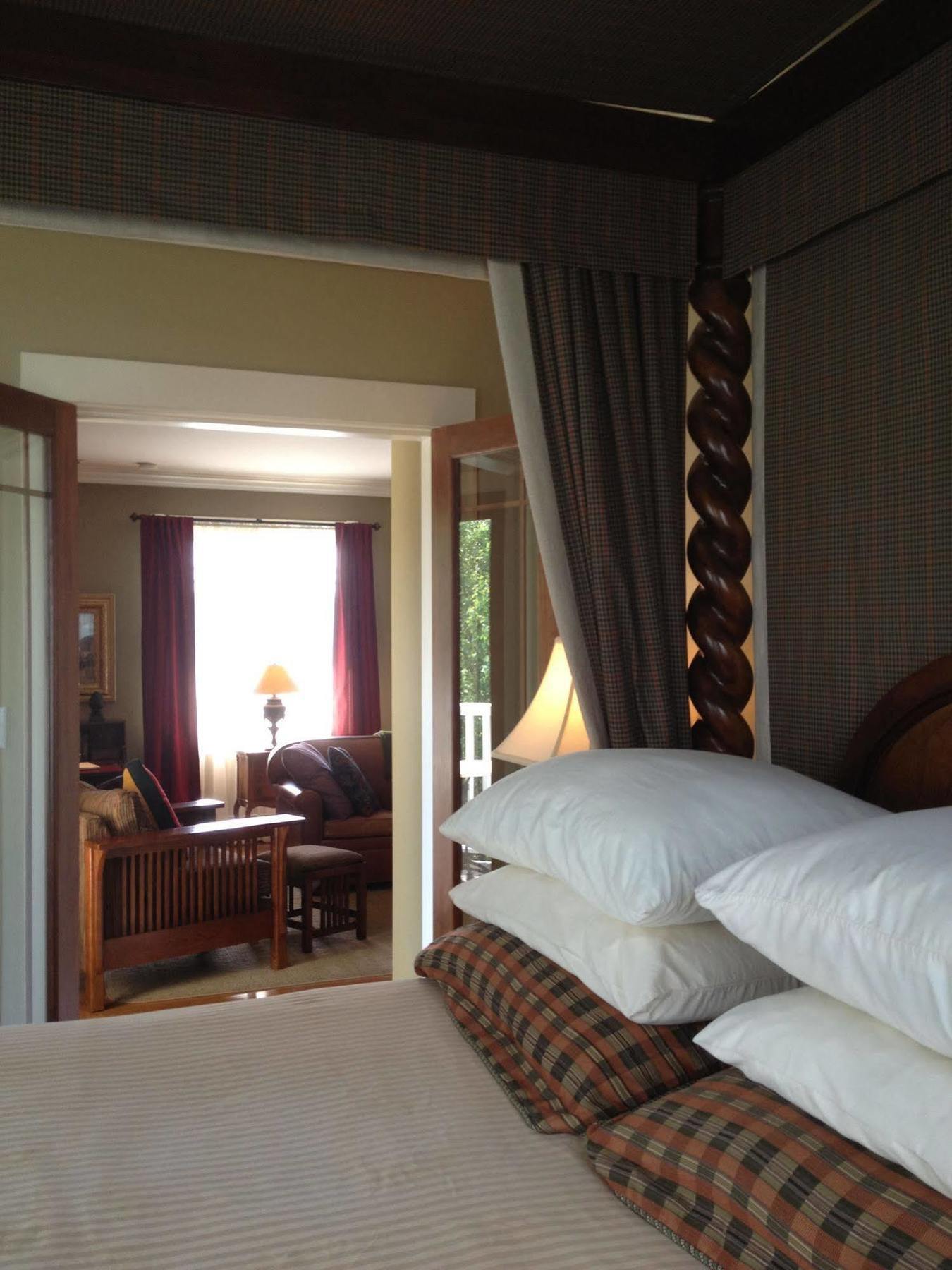 The Belvedere Inn&restaurant Saugatuck